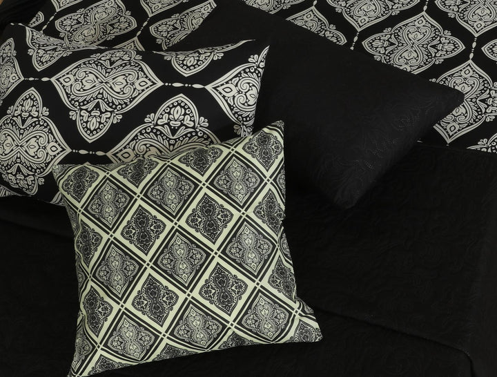 BLACK DIVINE Winter Comforter Set- 8 Pcs