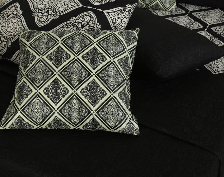 BLACK DIVINE Winter Comforter Set- 8 Pcs